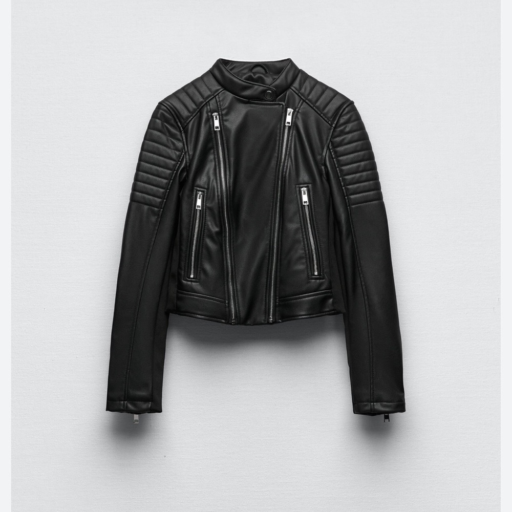 Zara
Faux Leather Zippered Jacket